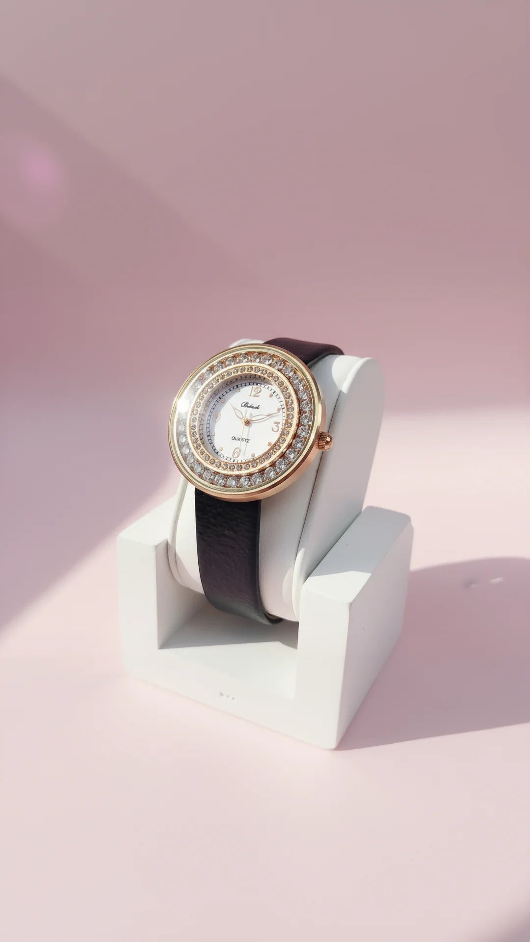 Crystal Bezel Round Face Quartz Movement Watch