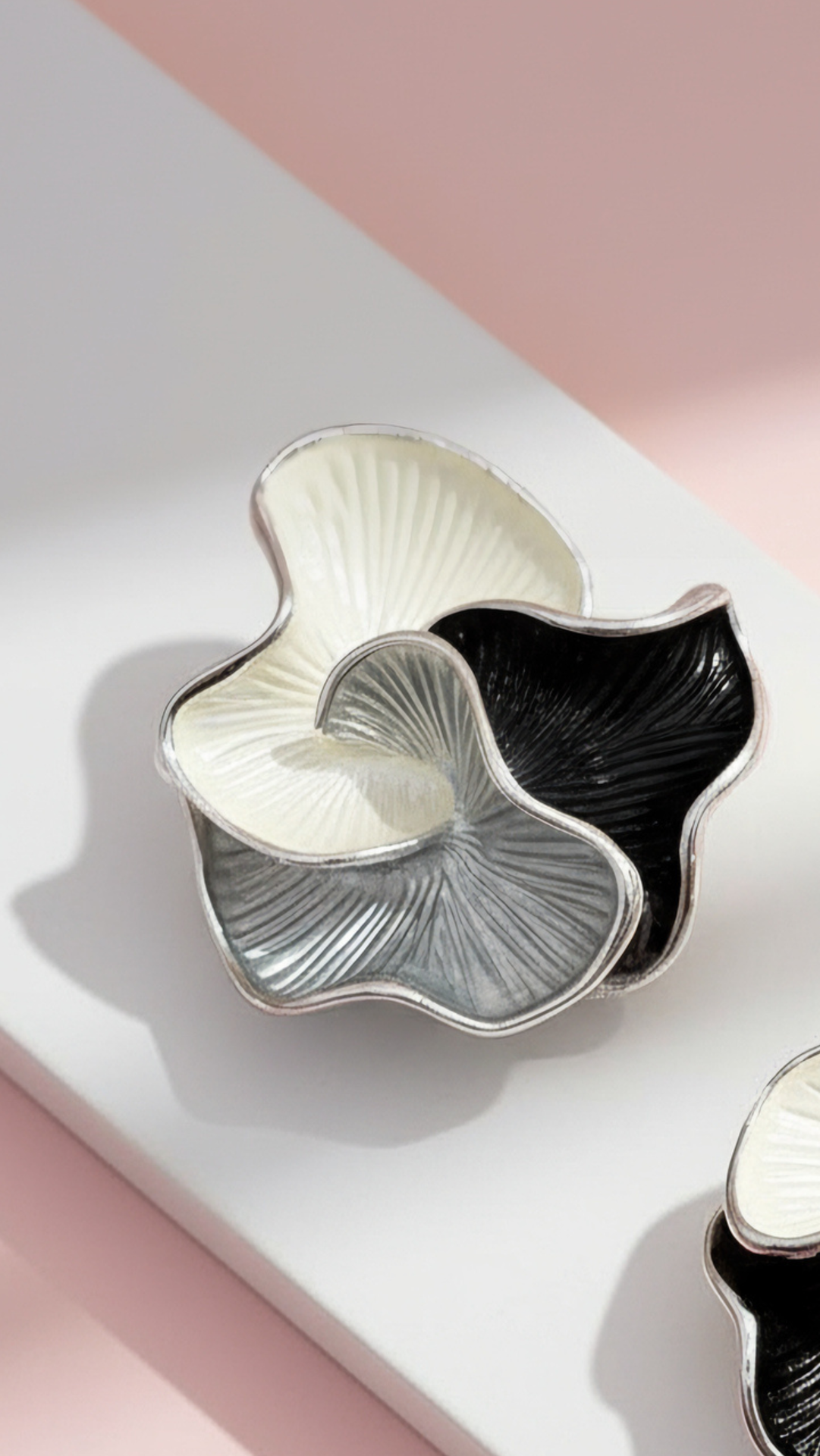 Abstract Magnetic Wavey Edge Brooch