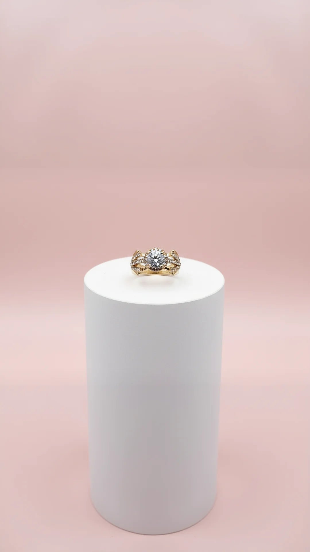 Luxe Round Cut Crystal Ring Gold Box set of 12