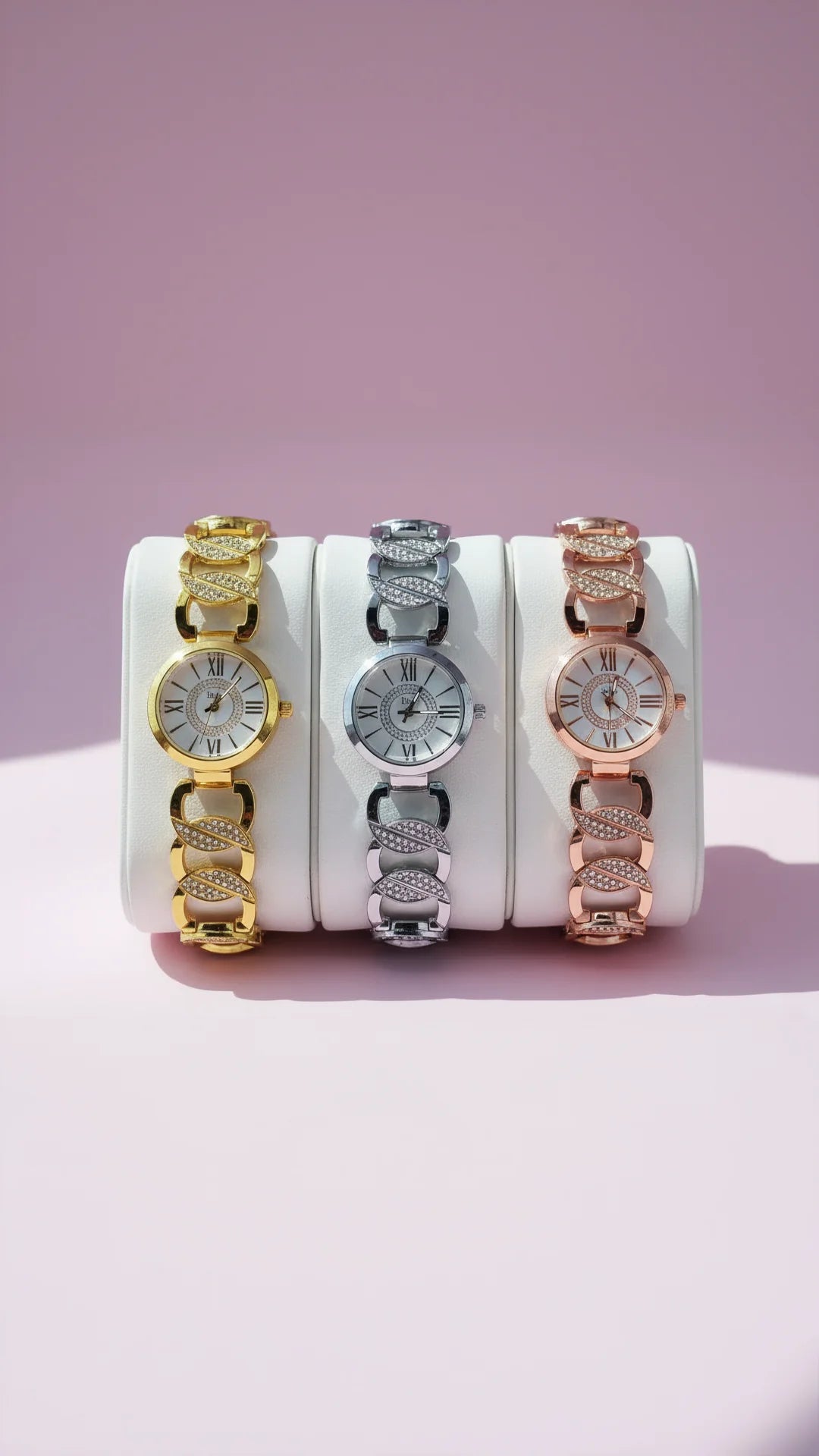 Crystal Link Round Face Watch