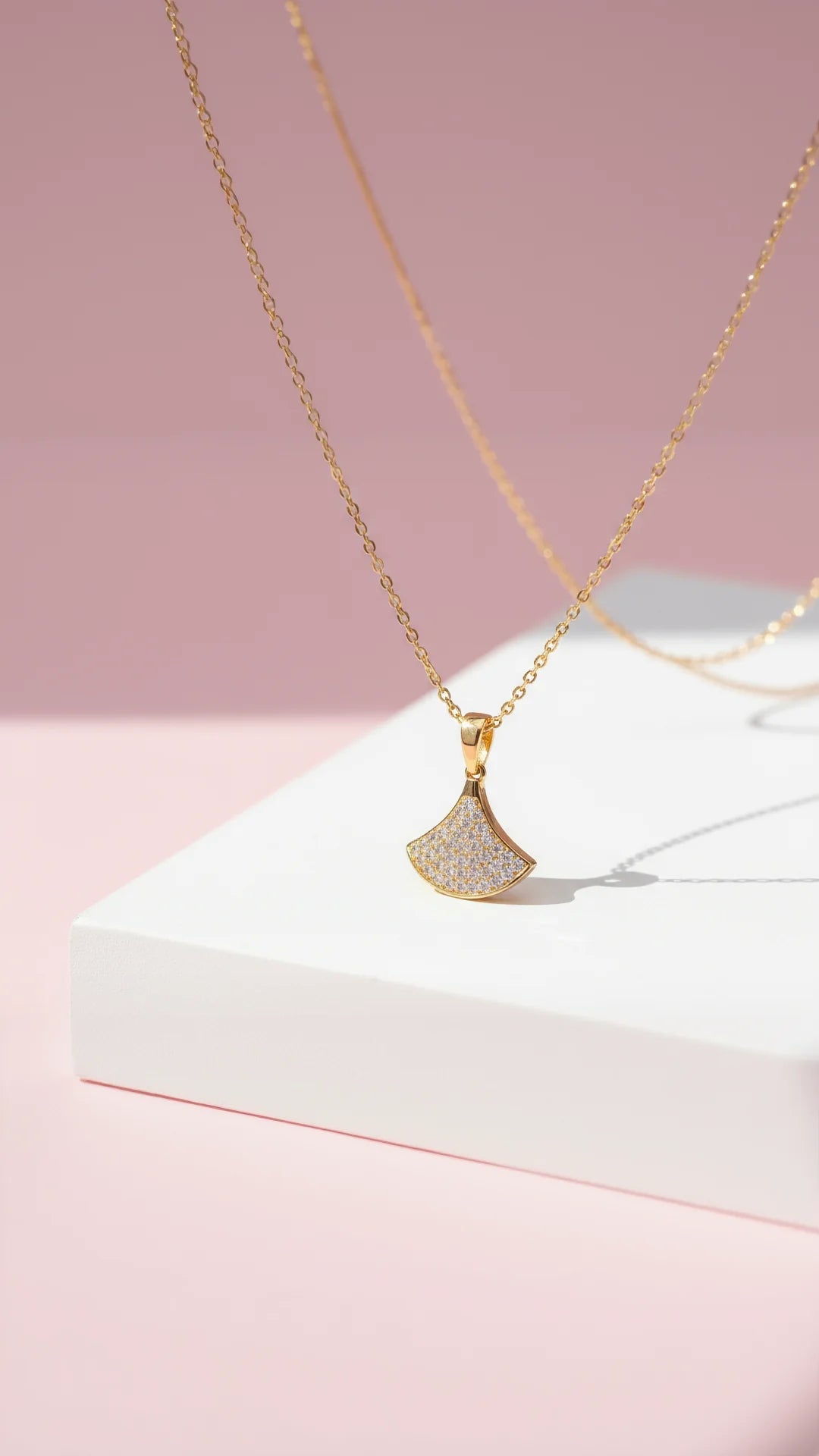 Shell Crystal Pendant Necklace