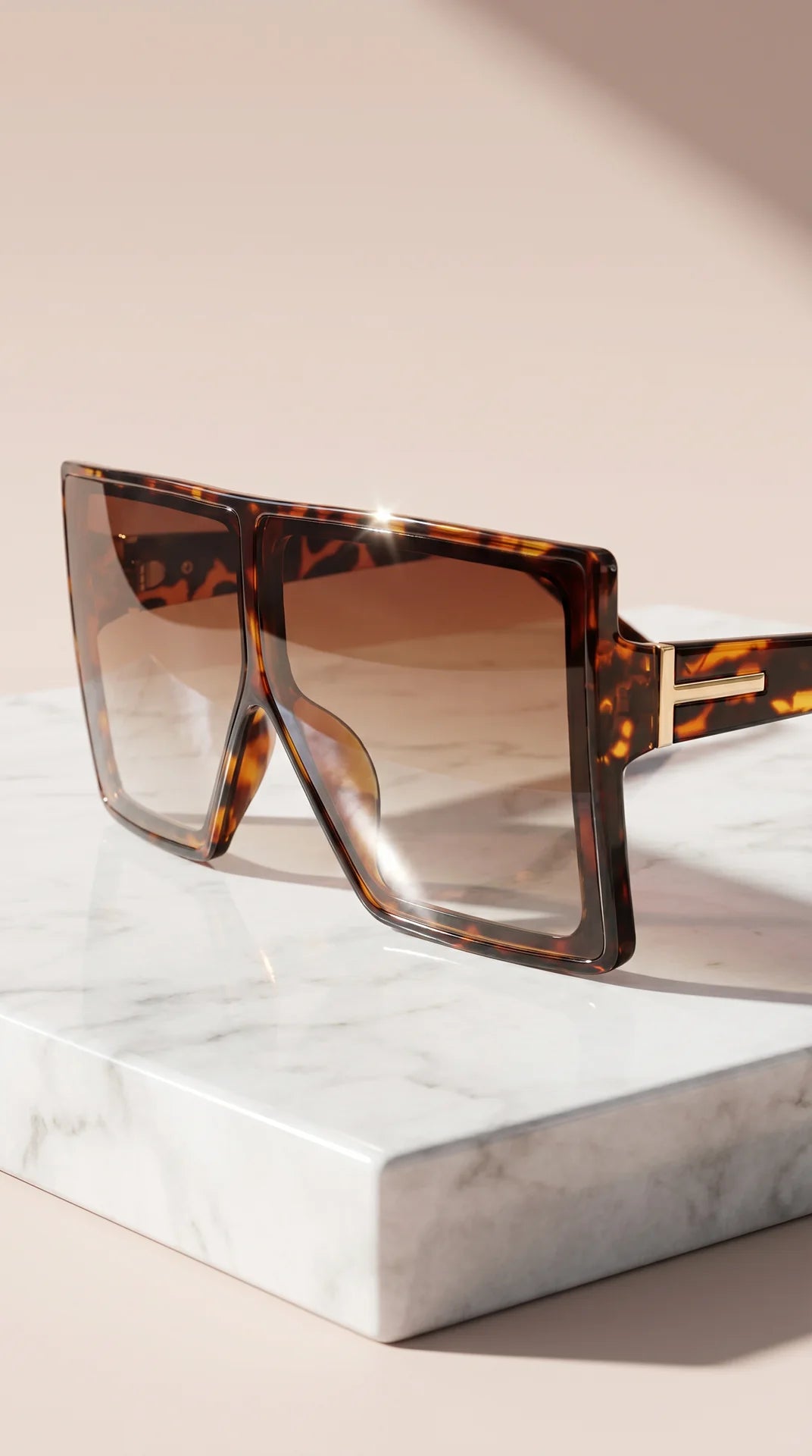 Box of 20 Oversized Gold Detail Sunglasses