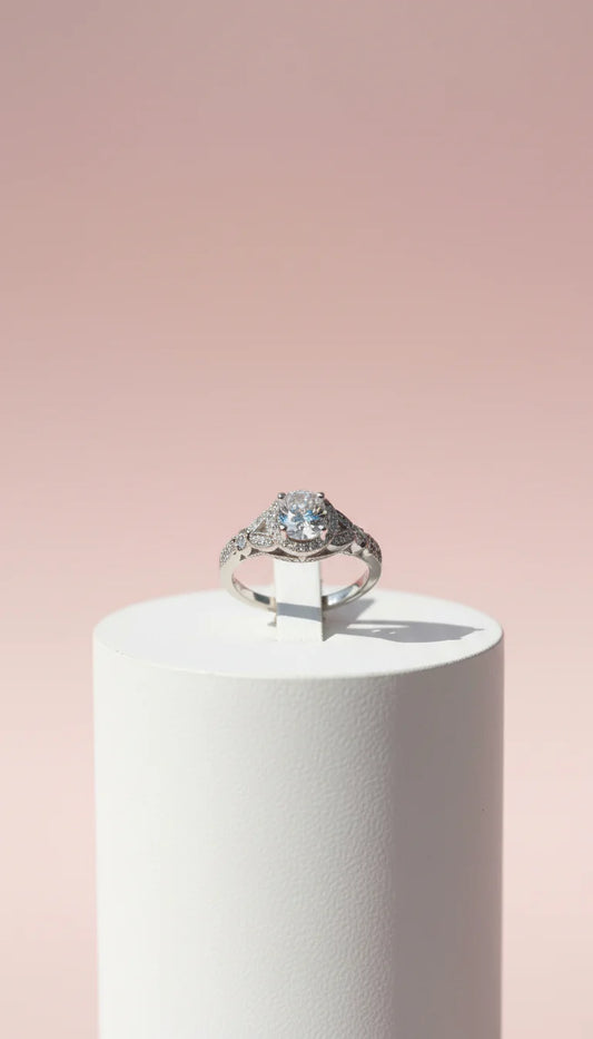 Silver Round Cut Crystal Ring Silver Box set of 12