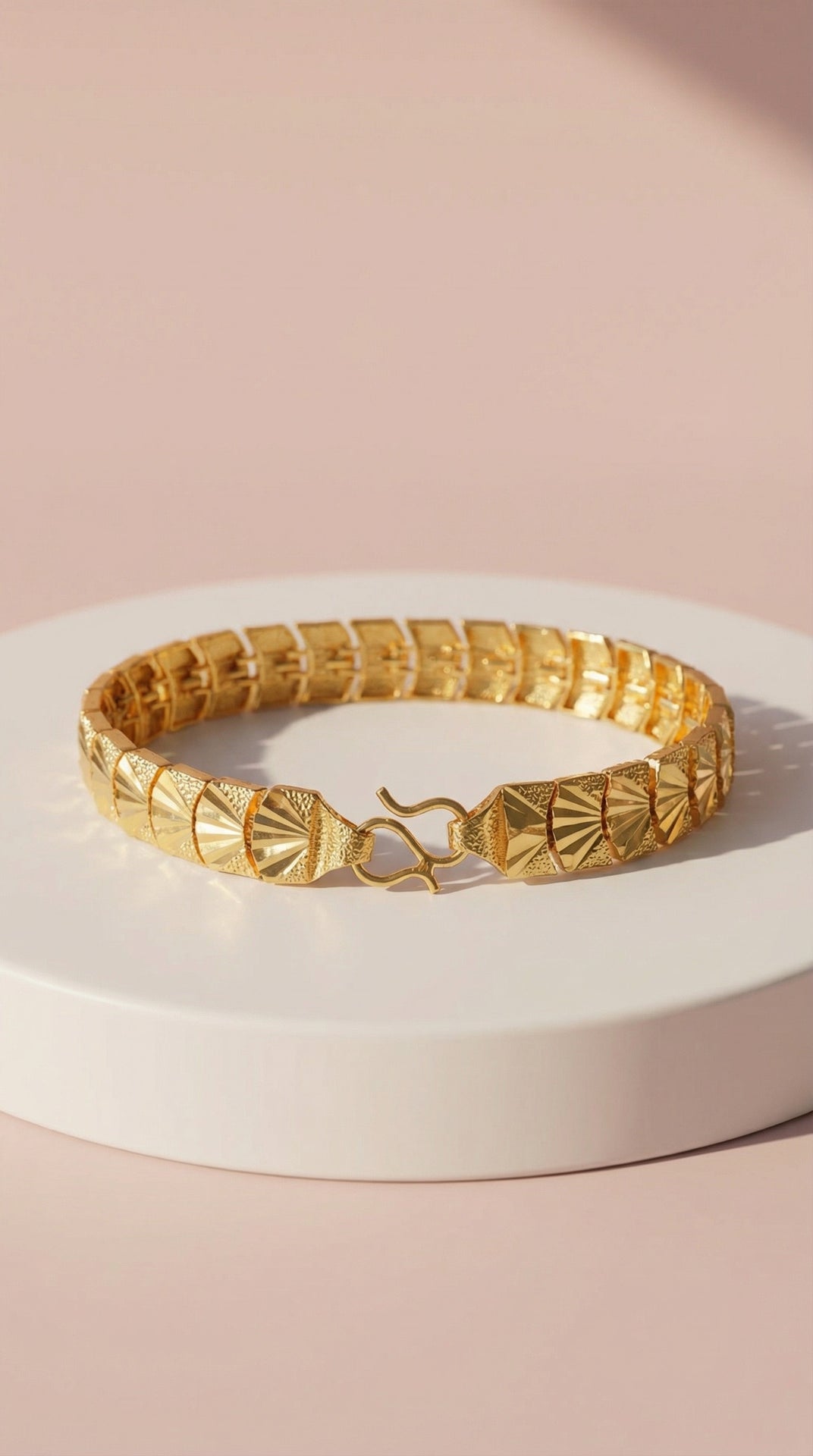 Waterproof 24k Gold Plated Shell Link Bracelet