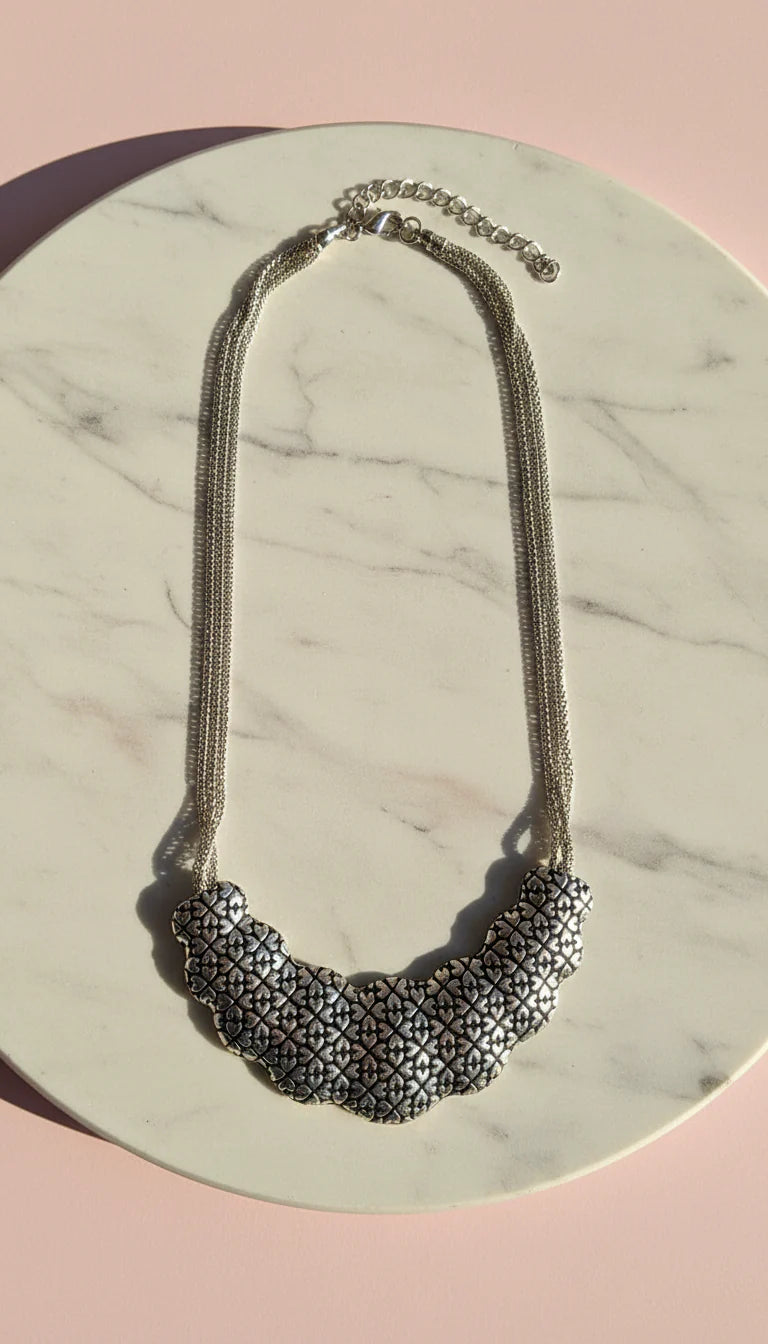Silver Graphic Heart Collar Necklace