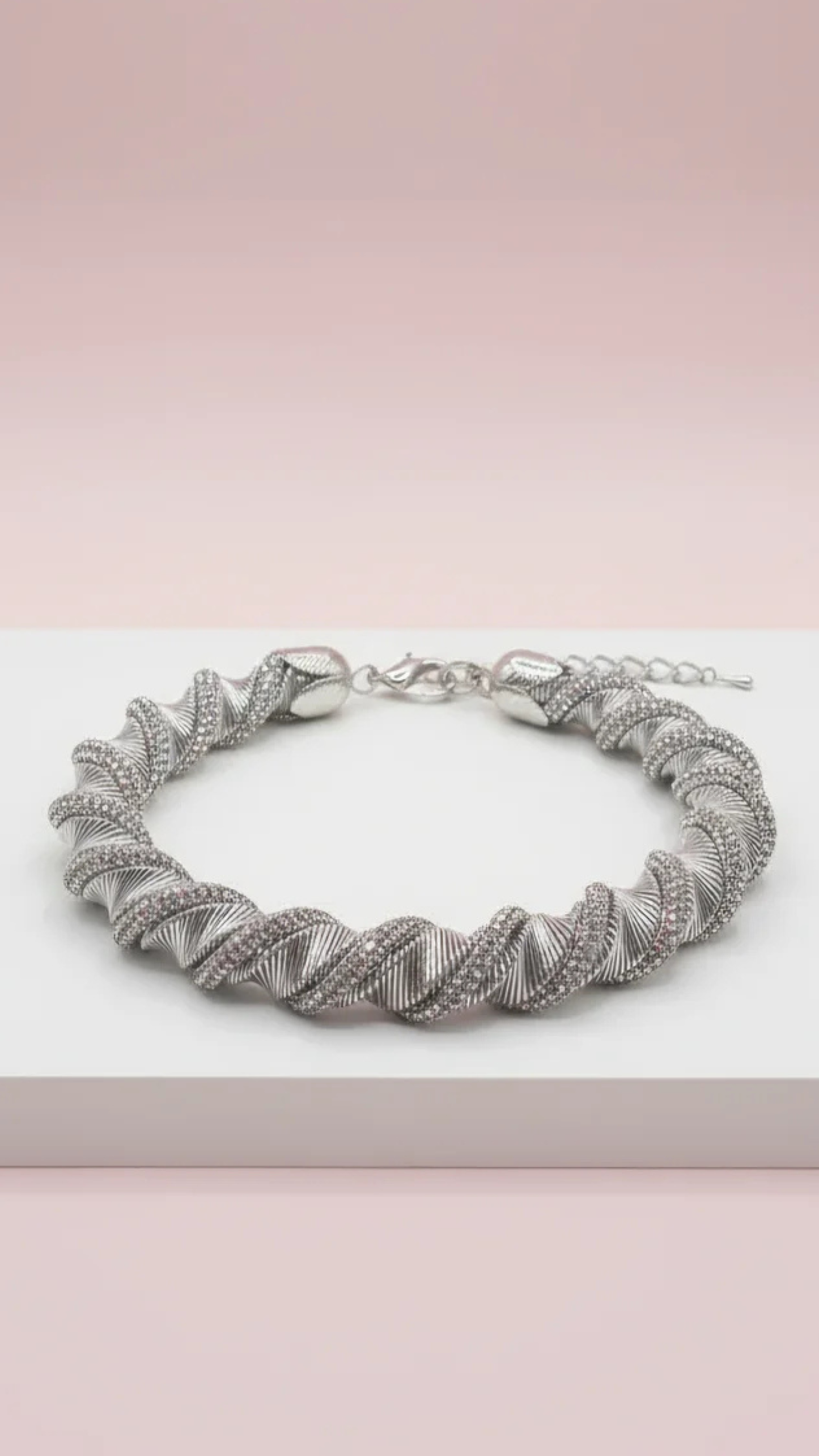 Luxury Women’s Gift Set with Watch, Necklace, Earrings, Bracelet & Scented Roses – Perfect for Her