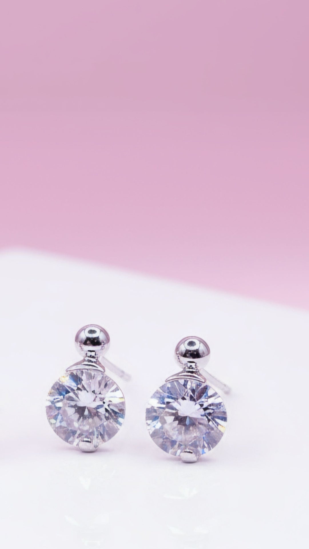 Round Cut Crystal Stud Earrings