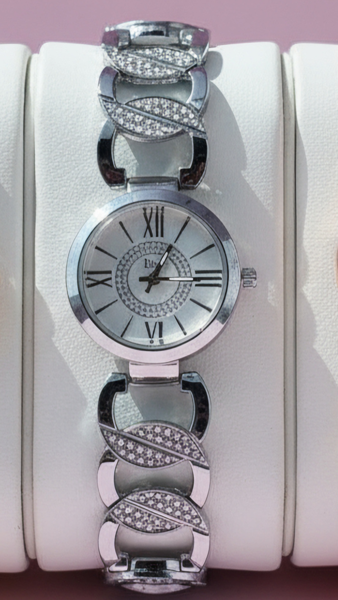 Crystal Link Round Face Watch