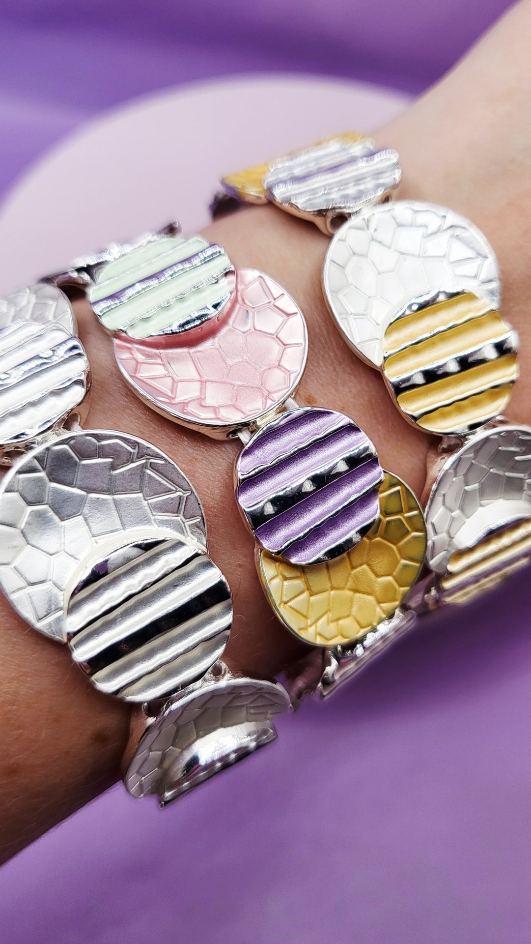 Abstract Circle Bracelet